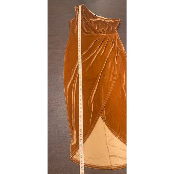 Baltic Born Kourtney Velvet One Shoulder Midi Dress in Spice L Holiday Fall - Picture 11 of 12